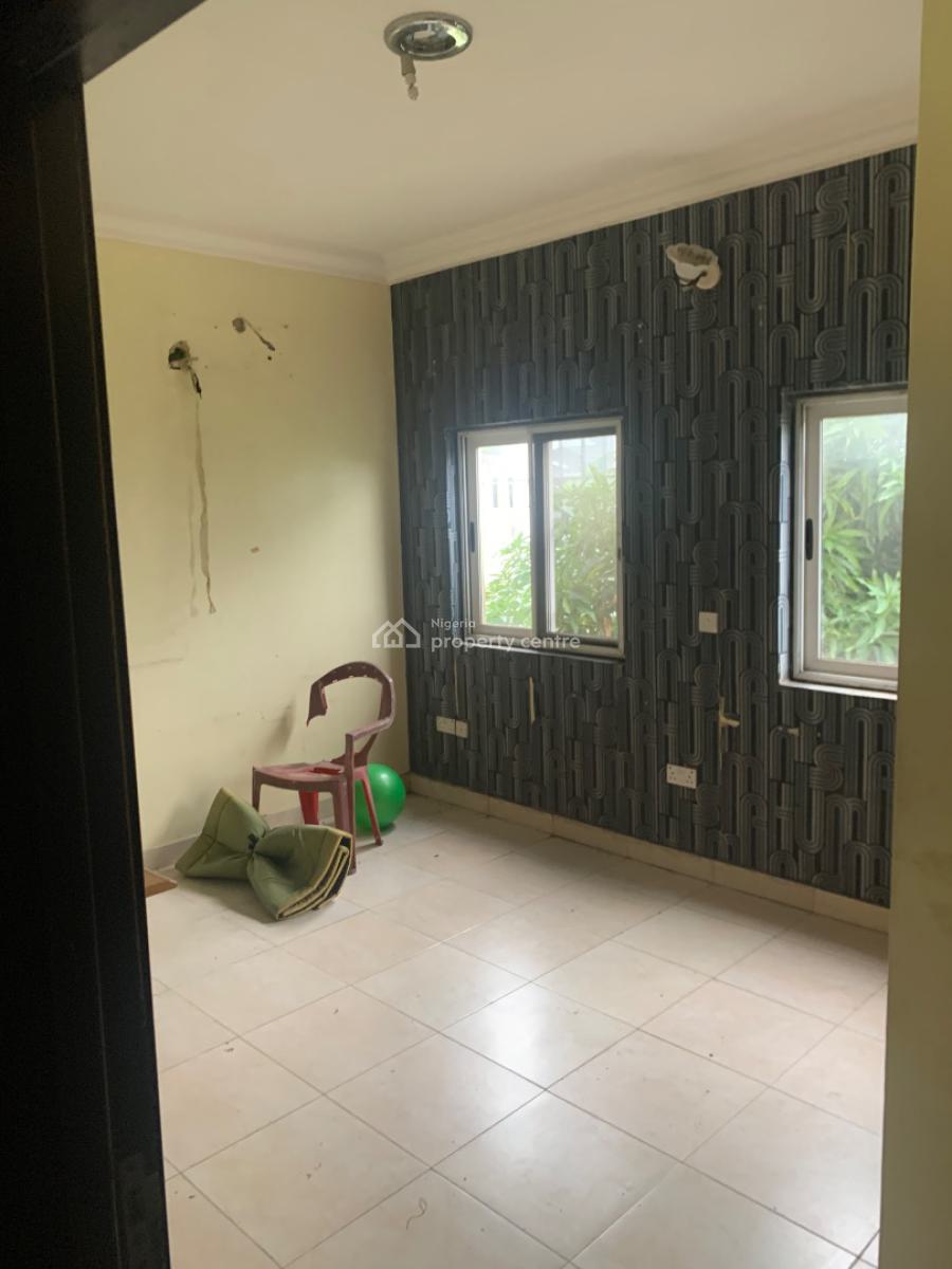 Nearly Used 3 Bedroom Flat, Royal Garden Estate, Ajah, Lagos, Block of Flats for Sale