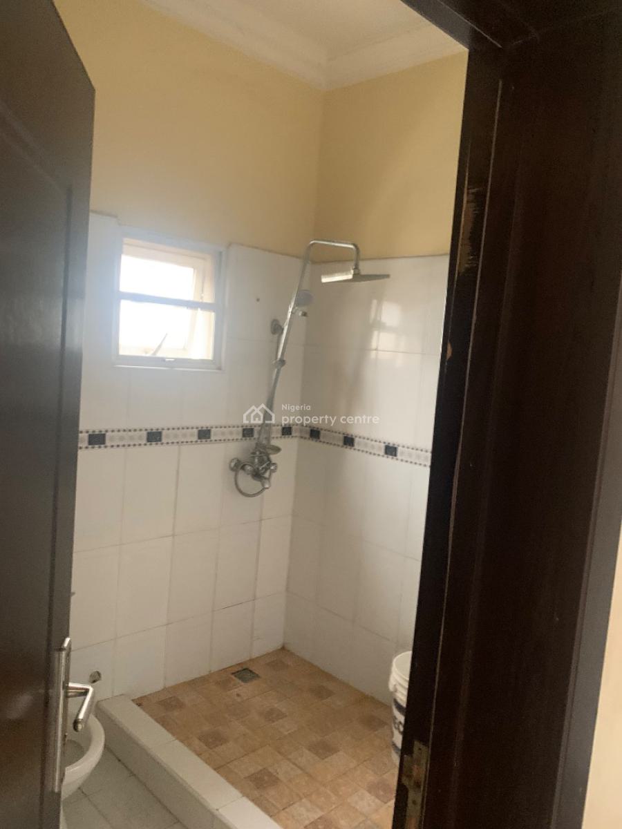 Nearly Used 3 Bedroom Flat, Royal Garden Estate, Ajah, Lagos, Block of Flats for Sale
