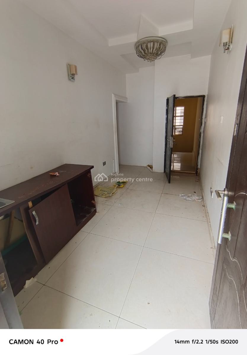 Standard Room Selfcon with Big Kitchen in Ikota, Ikota B4 Gra Gate, Ikota, Lekki, Lagos, Self Contain (single Rooms) for Rent