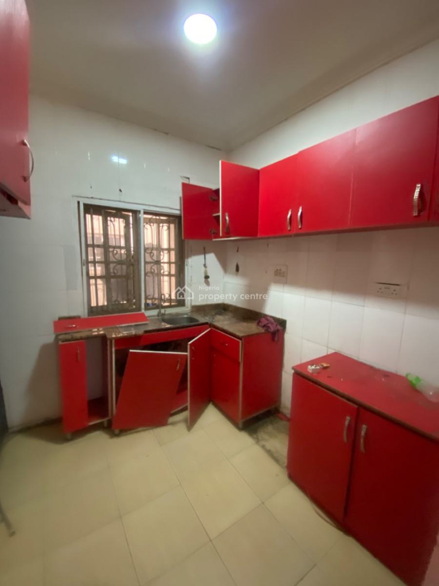 Nice 2 Bedroom Flat, 1st Floor, Tarred Rd, By Shafa Filling Station, Wuye, Abuja, Flat / Apartment for Rent