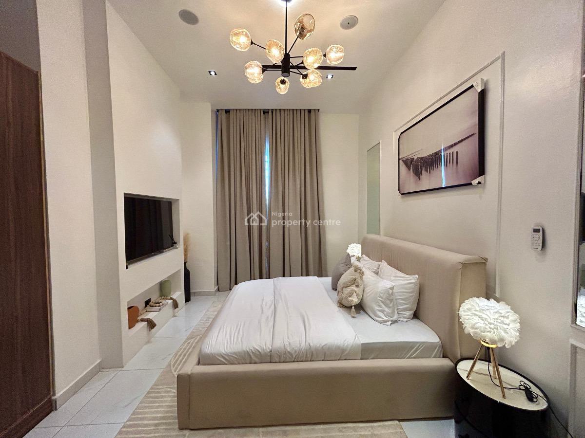 Beautiful 4bedroom Apartment Available for Immediate Check-in!!!, Lekki Phase 1, Lekki, Lagos, Flat / Apartment Short Let