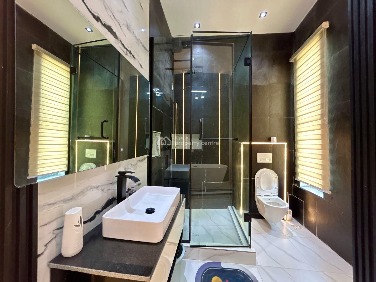 Beautiful 4bedroom Apartment Available for Immediate Check-in!!!, Lekki Phase 1, Lekki, Lagos, Flat / Apartment Short Let