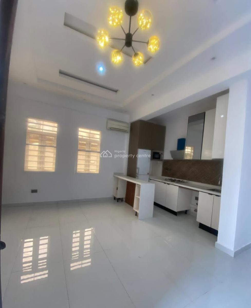 2 Bedeoom En-suite New Serviced Flat with Open Fitted Kitchen, Cooker,, Victoria Island (vi), Lagos, Flat / Apartment for Rent