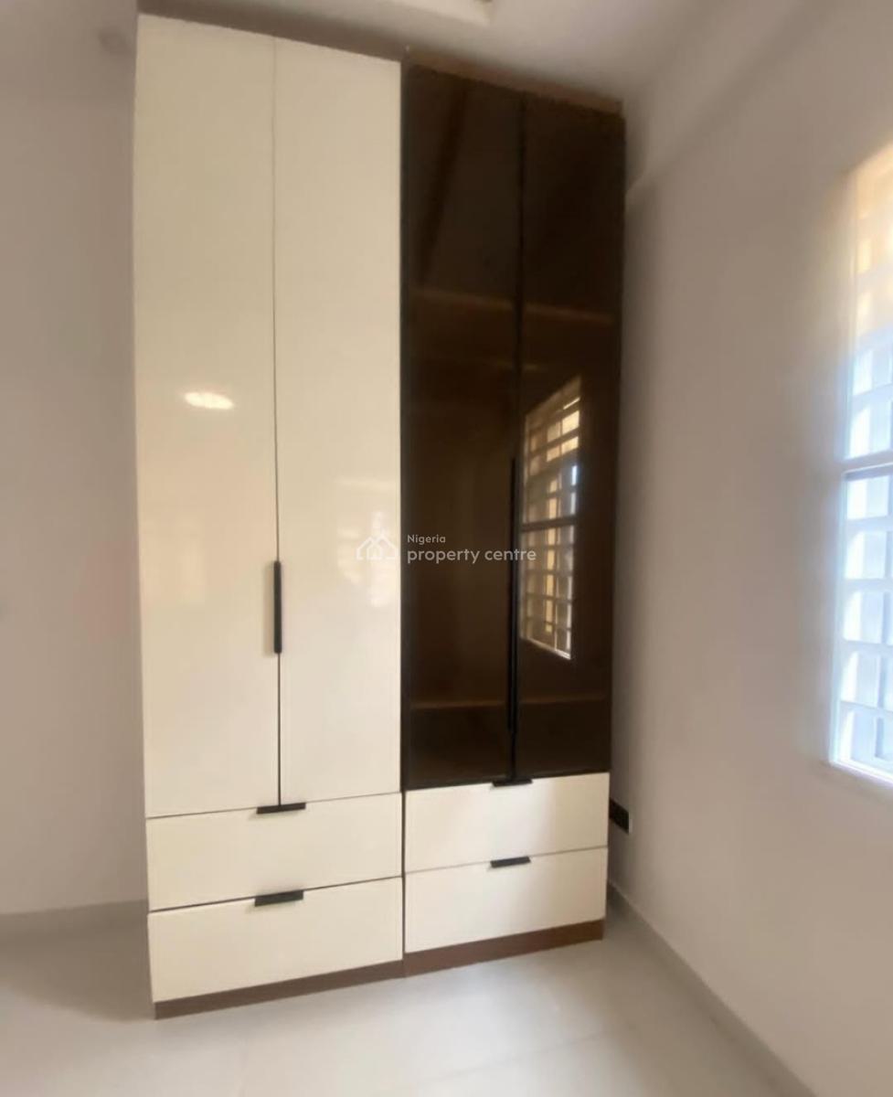 2 Bedeoom En-suite New Serviced Flat with Open Fitted Kitchen, Cooker,, Victoria Island (vi), Lagos, Flat / Apartment for Rent