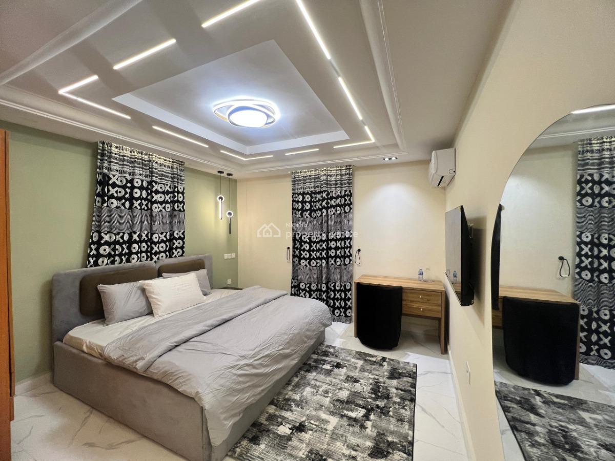 Fully Furnished 3 Bedroom Apartment, Iponri, Surulere, Surulere, Lagos, Flat / Apartment Short Let