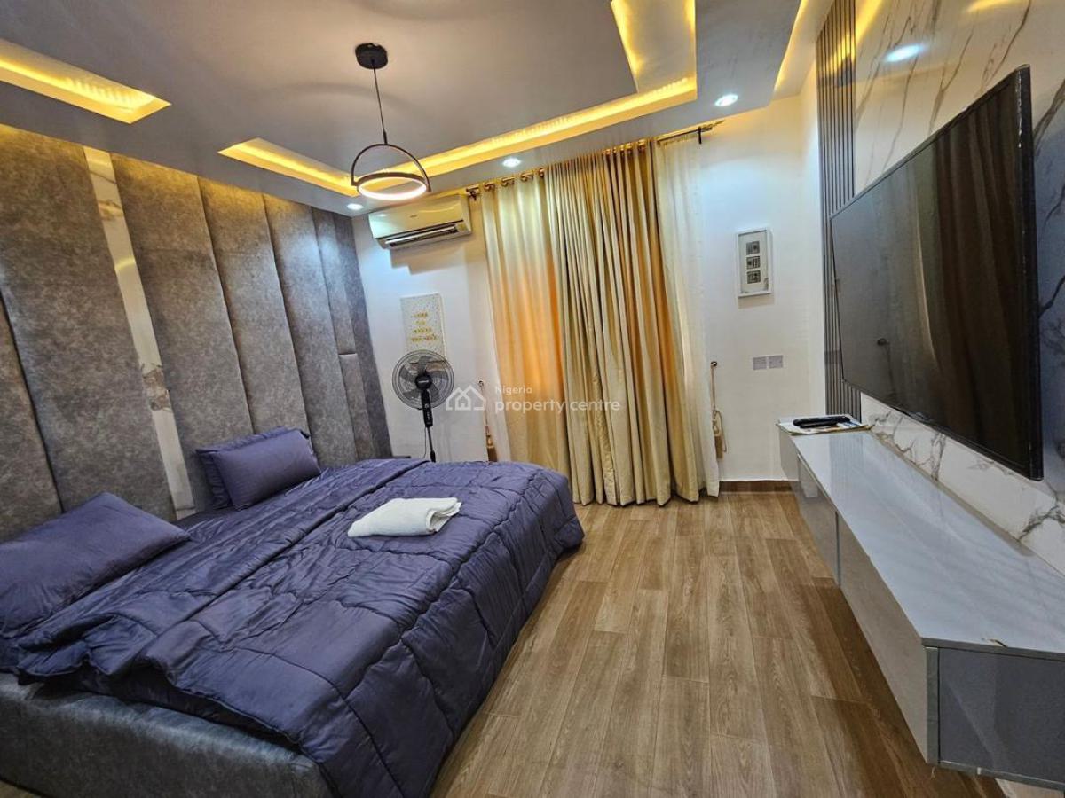 Luxury 3-bedroom Penthouse with Pool, Snooker & Gym. Available for C, Victoria Island (vi), Lagos, Flat / Apartment Short Let