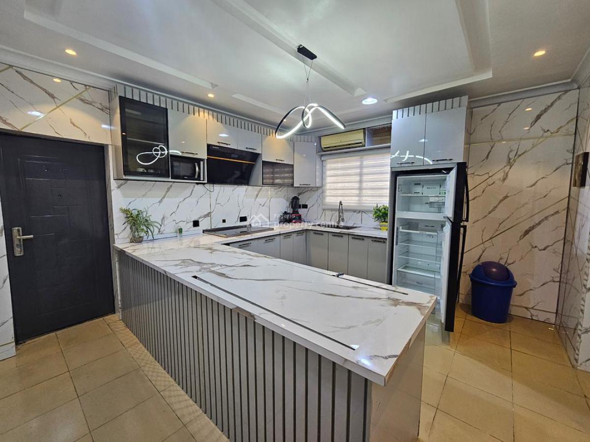 Luxury 3-bedroom Penthouse with Pool, Snooker & Gym. Available for C, Victoria Island (vi), Lagos, Flat / Apartment Short Let
