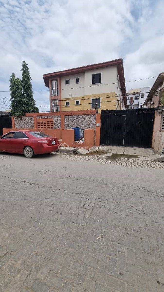 3 Bedroom Apartment in a Secured Estate, Osapa London, Lekki, Lagos, Flat / Apartment for Rent