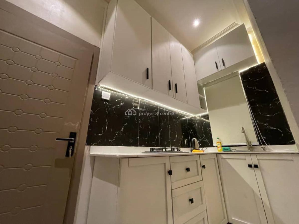 Beautiful One Bedroom with Bathub, Lekki, Lekki Phase 1, Lekki, Lagos, Mini Flat (room and Parlour) Short Let