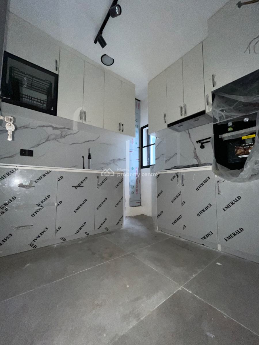 Deluxe 3 Bed Apartment, in a Gated Neighborhood, Ikeja Gra, Ikeja, Lagos, Flat / Apartment for Sale