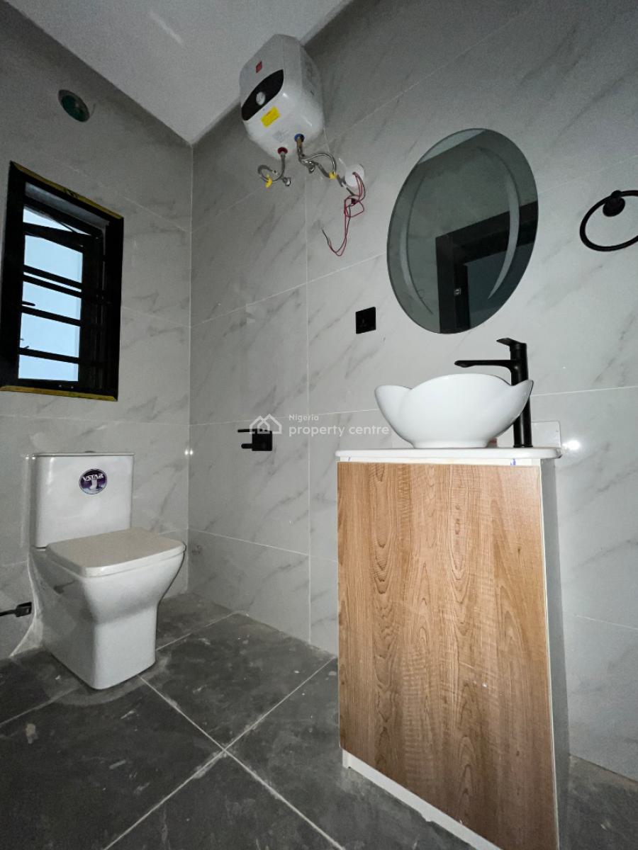 Deluxe 3 Bed Apartment, in a Gated Neighborhood, Ikeja Gra, Ikeja, Lagos, Flat / Apartment for Sale