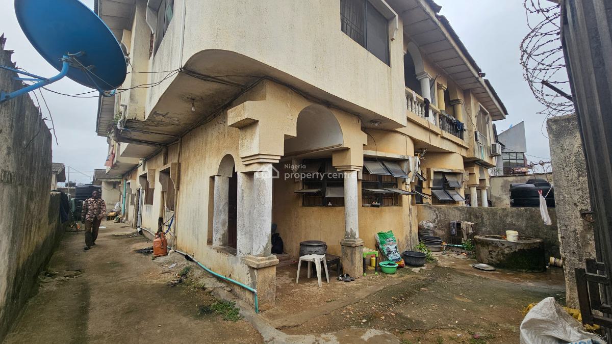 Strategically Located 8unit of 2bedroom Flat on 600sqm Land, Irawo, Kosofe, Lagos, Block of Flats for Sale