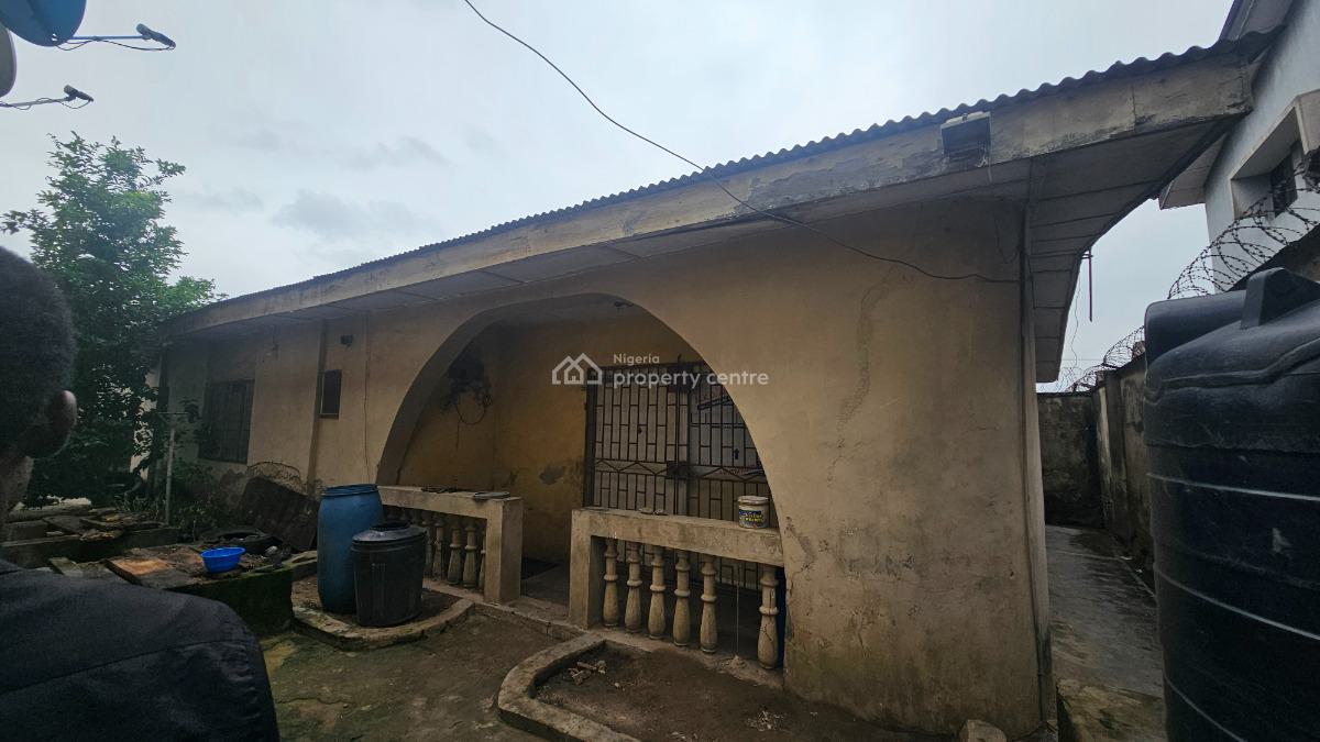 Strategically Located 8unit of 2bedroom Flat on 600sqm Land, Irawo, Kosofe, Lagos, Block of Flats for Sale