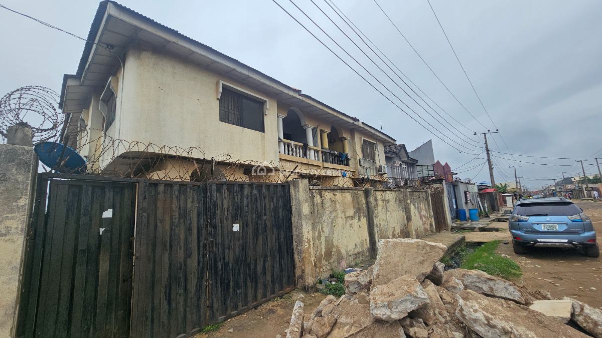 Strategically Located 8unit of 2bedroom Flat on 600sqm Land, Irawo, Kosofe, Lagos, Block of Flats for Sale