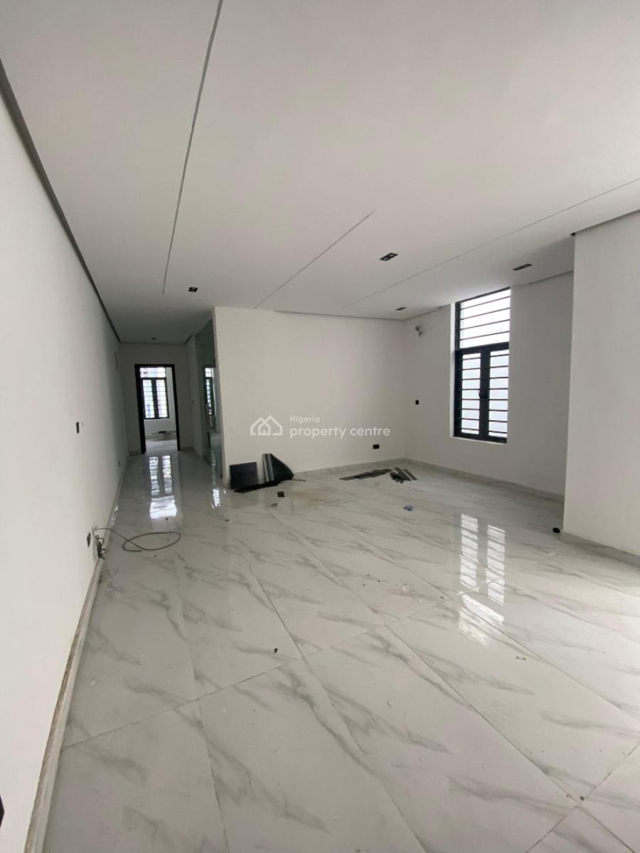 Exquisite 2 Bedroom Apartment in a Well Secured Environment., Ologolo, Ologolo, Lekki, Lagos, Block of Flats for Sale