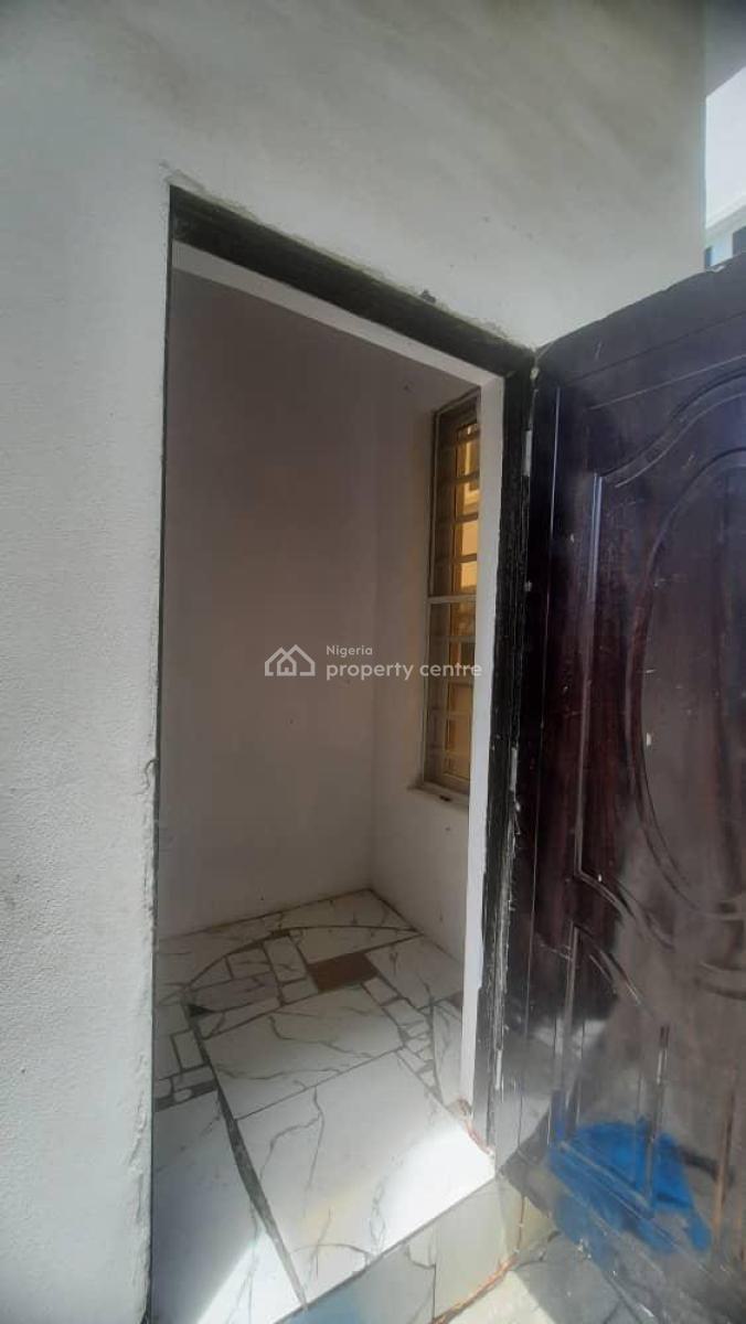 Sizeable Bq, Orchid Road, Lekki Phase 2, Lekki, Lagos, Self Contain (single Rooms) for Rent