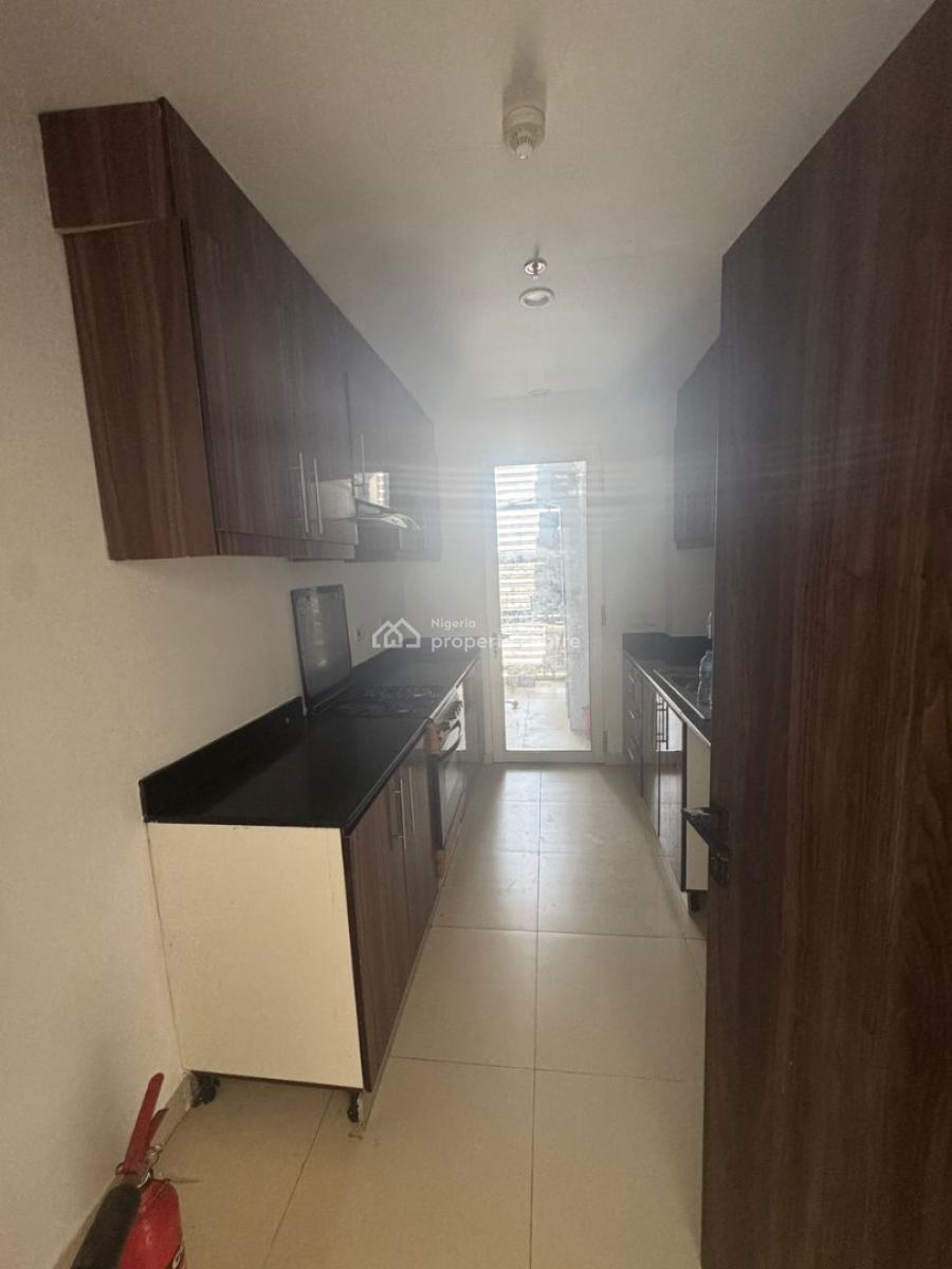 Luxury 2-bedroom Flat with B.q in Serene Estate with Good Facilities, Blue Water Estate, Lekki Right Side, Lekki, Lagos, Flat / Apartment for Rent