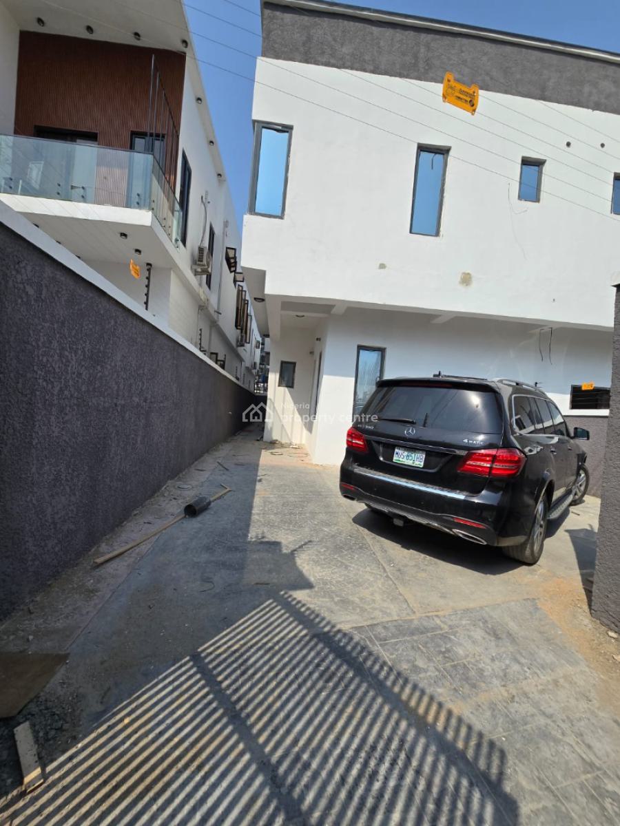 2 Bedroom Terrace with a Bq in Ologolo., Ologolo Lekki Lagos, Ologolo, Lekki, Lagos, Terraced Duplex for Rent