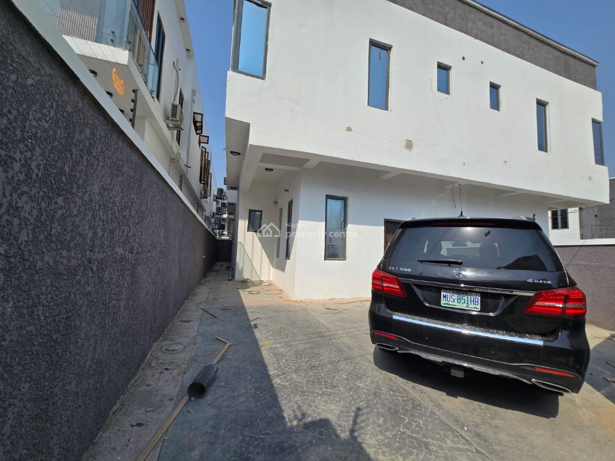 2 Bedroom Terrace with a Bq in Ologolo., Ologolo Lekki Lagos, Ologolo, Lekki, Lagos, Terraced Duplex for Rent