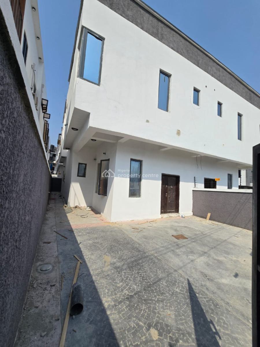 2 Bedroom Terrace with a Bq in Ologolo., Ologolo Lekki Lagos, Ologolo, Lekki, Lagos, Terraced Duplex for Rent