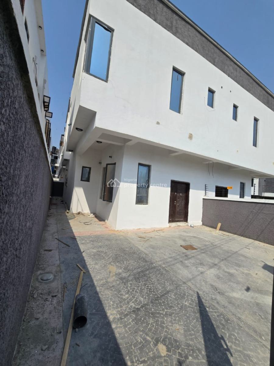 2 Bedroom Terrace with a Bq in Ologolo., Ologolo Lekki Lagos, Ologolo, Lekki, Lagos, Terraced Duplex for Rent