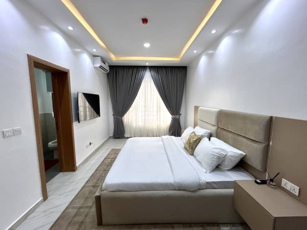 Luxurious 3 Bedroom with Dining Area & Swimming Pool, on The 6th Floor with a Water View, Ikoyi, Lagos, Flat / Apartment Short Let
