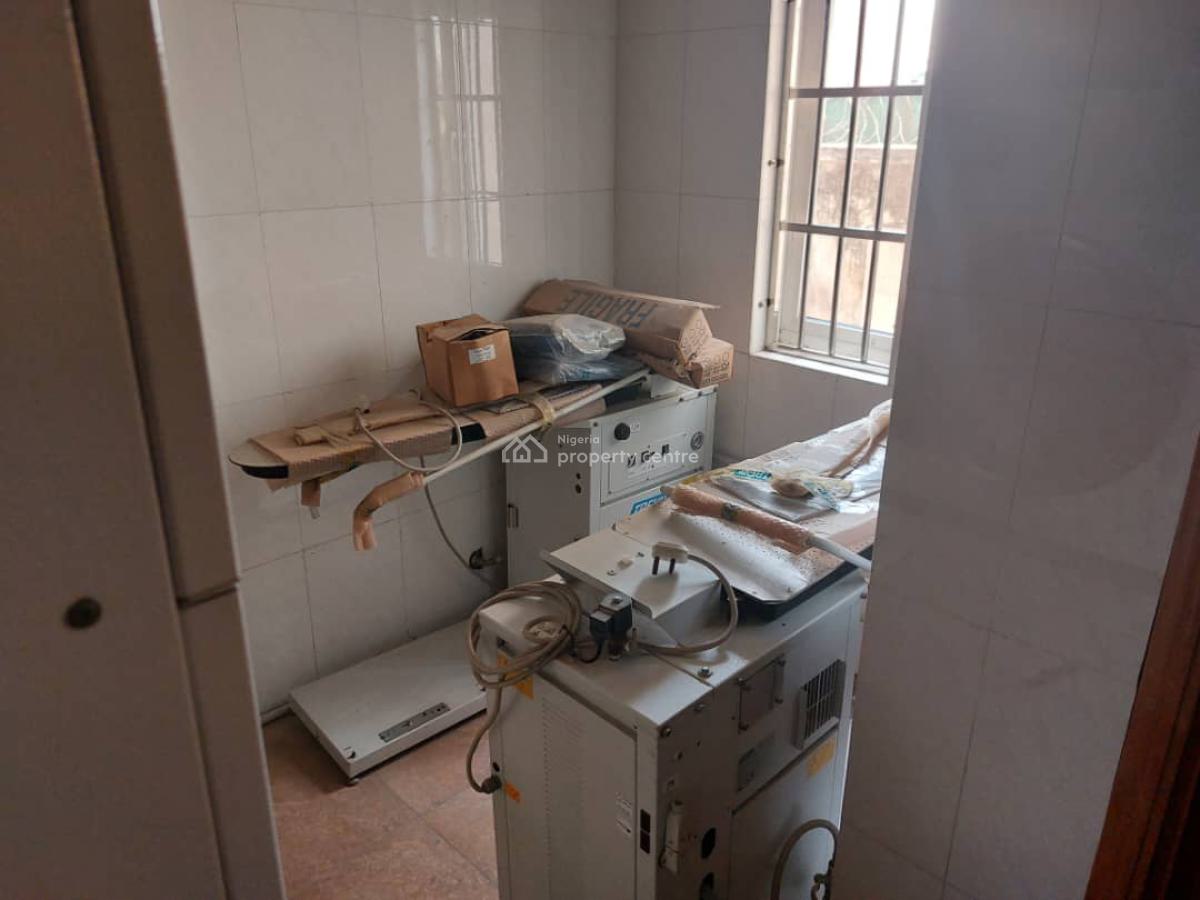 27 All Rooms Ensuite Non Functional Hotel, Vi, Victoria Island (vi), Lagos, Hotel / Guest House for Sale
