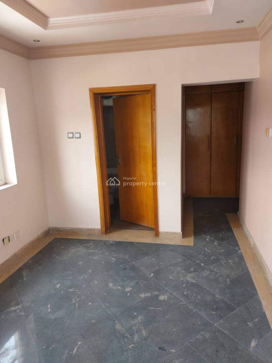 27 All Rooms Ensuite Non Functional Hotel, Vi, Victoria Island (vi), Lagos, Hotel / Guest House for Sale