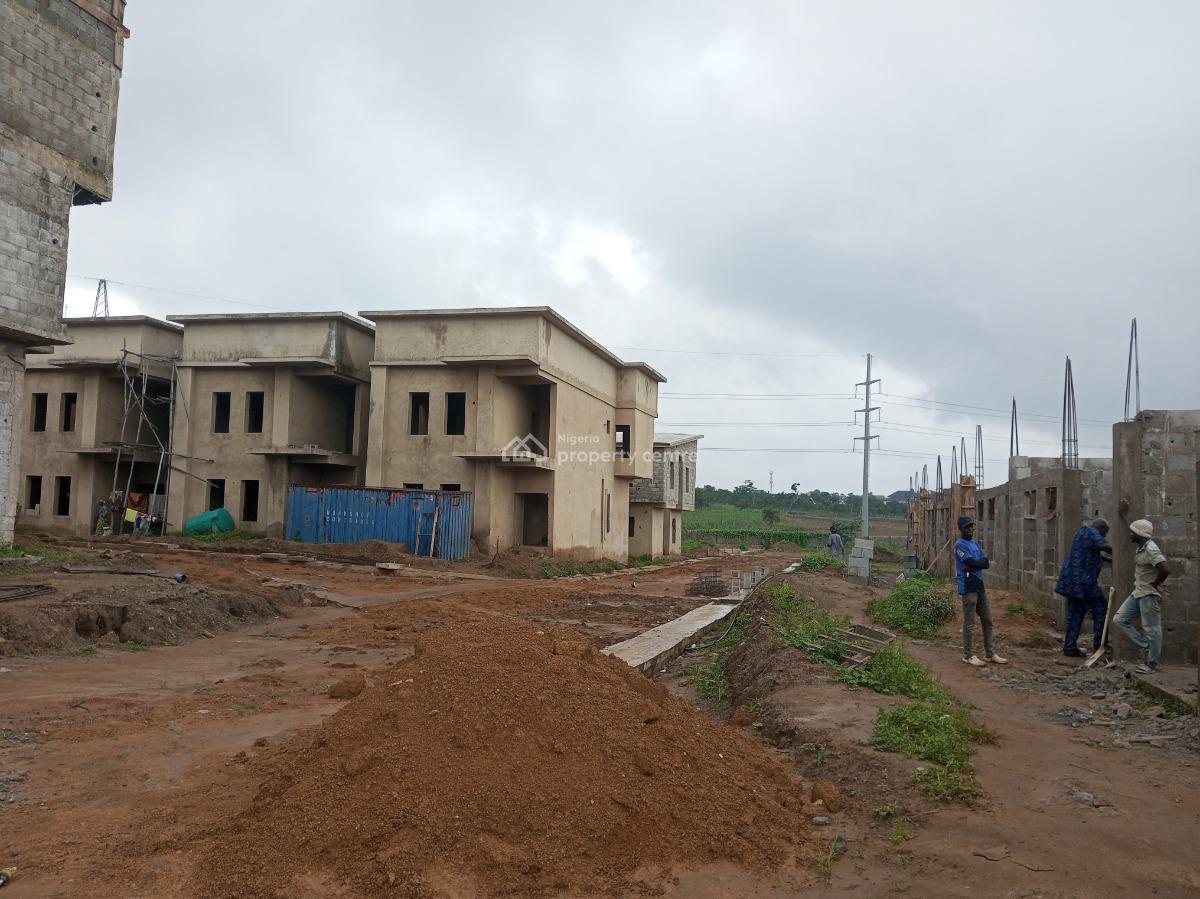 4 Bedroom Duplex with Bq Available for Buyer, Near Besab Lusso Estate, Dutse, Abuja, Terraced Duplex for Sale