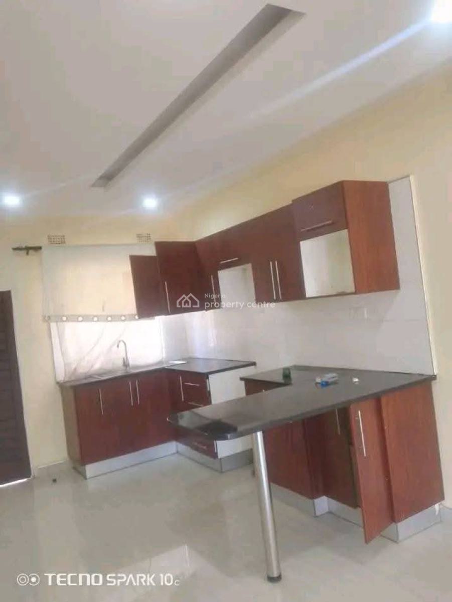 3 Bedroom Apartment, Challenge, Ibadan, Oyo, Block of Flats for Sale