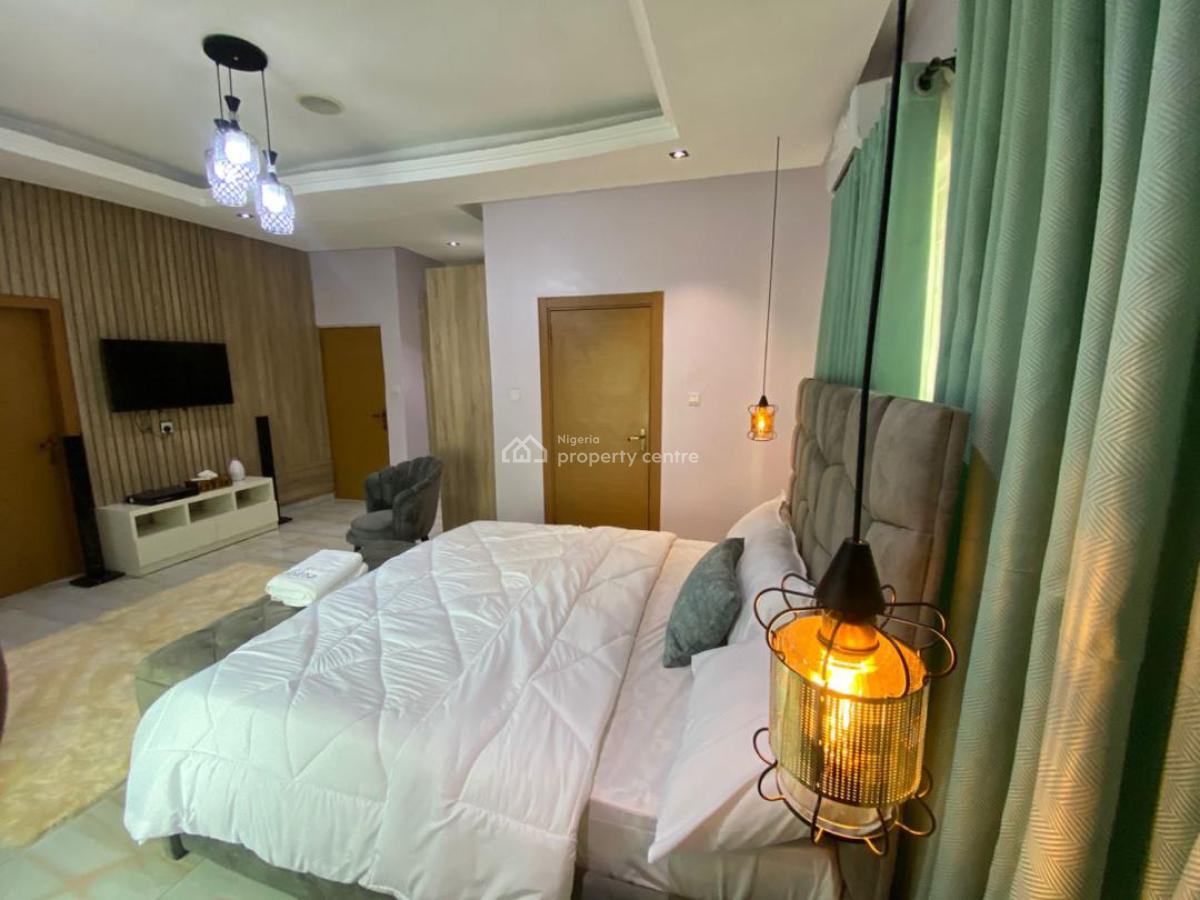 Newest and Cozy 5 Bedroom  with 24 Hours Light and Internet, Beside Pinnock, Osapa, Lekki, Lagos, Detached Duplex Short Let