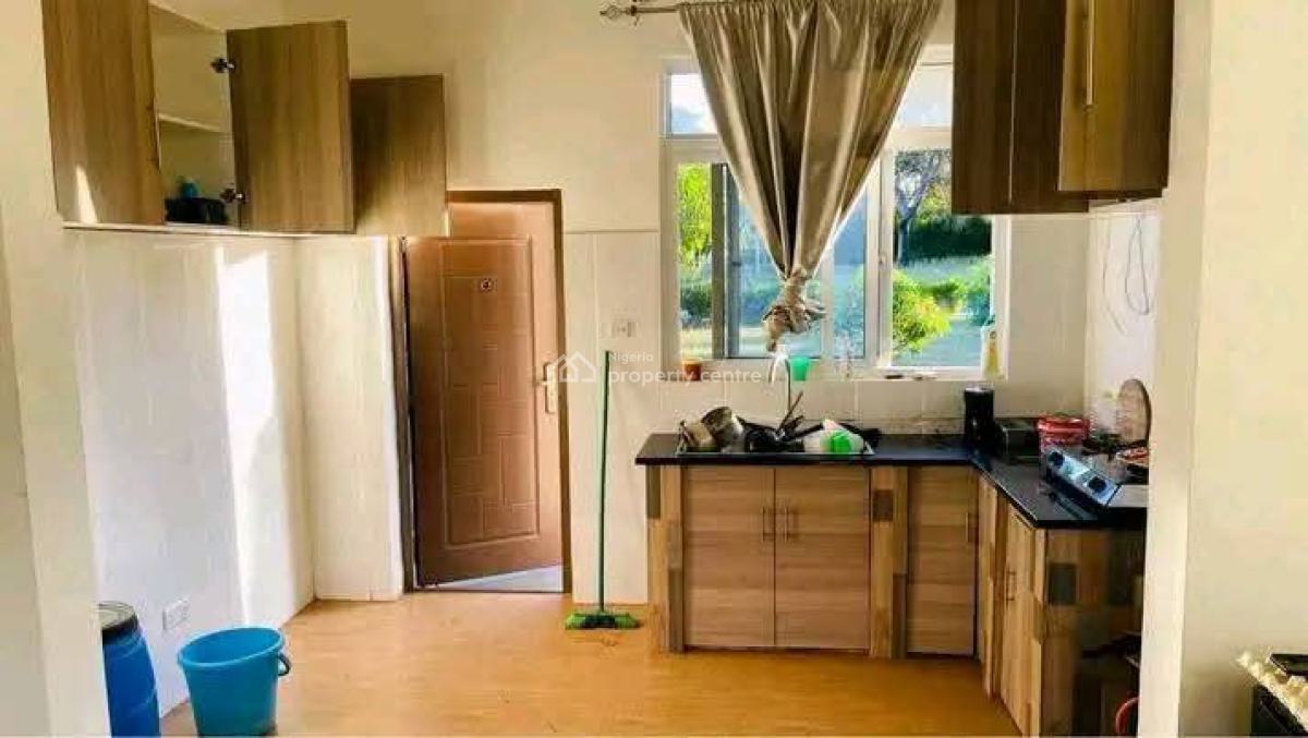 3 Bedroom Apartments, Mafoluku, Oshodi, Lagos, House for Sale
