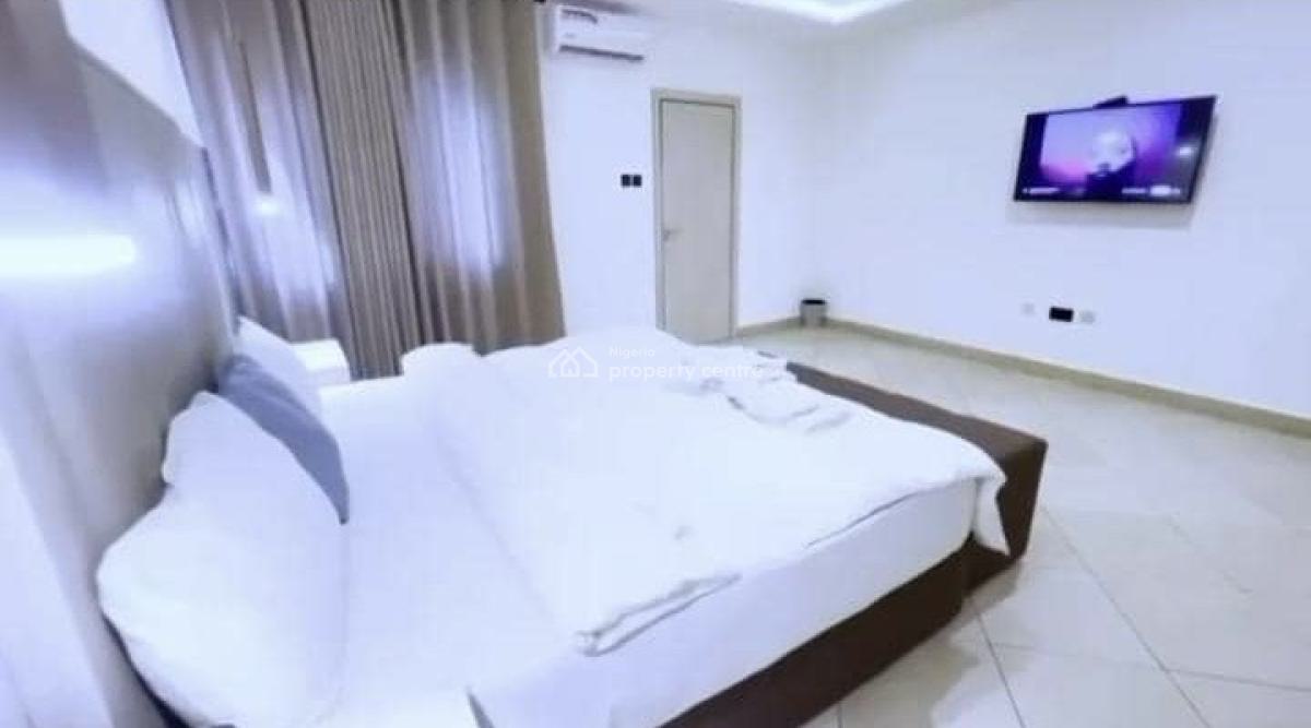 Fully Furnished & Serviced 3 Bedroom Apartment + Swimming Pool, Off Admiralty Way, Lekki Phase 1, Lekki, Lagos, Flat / Apartment for Rent