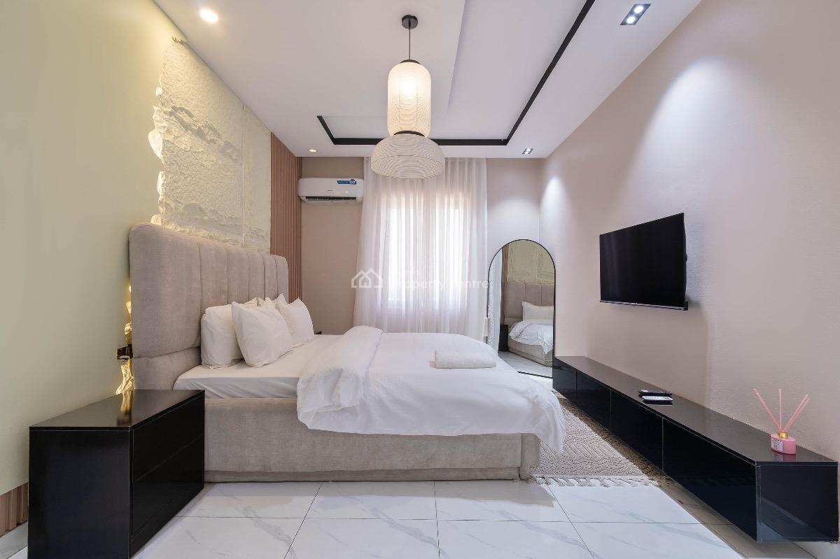 Luxury 3 Bedroom with Pool, Ps5 & Equipped Kitchen, Perfect for Pictures, Ikate, Lekki, Lagos, Flat / Apartment Short Let