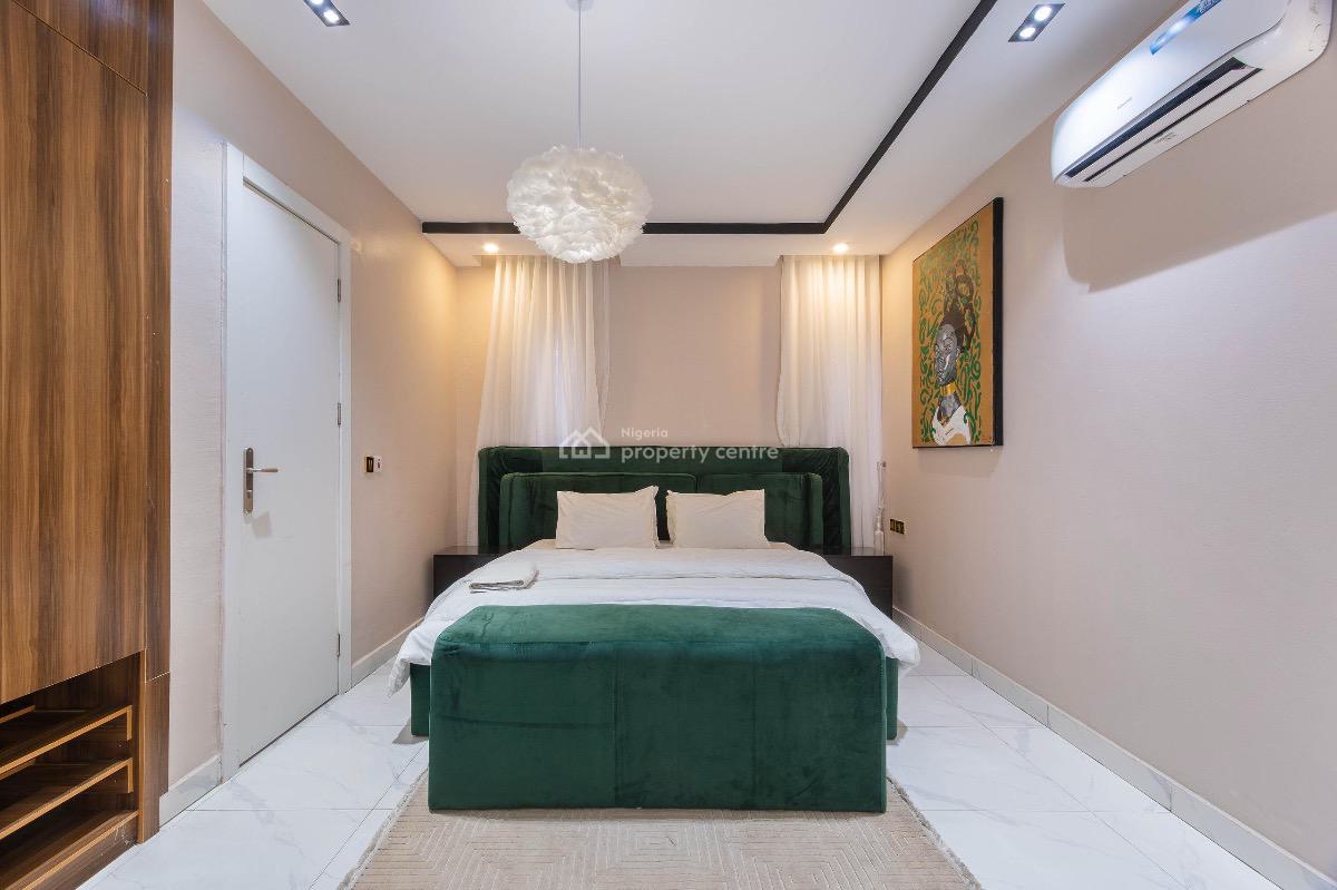 Luxury 3 Bedroom with Pool, Ps5 & Equipped Kitchen, Perfect for Pictures, Ikate, Lekki, Lagos, Flat / Apartment Short Let