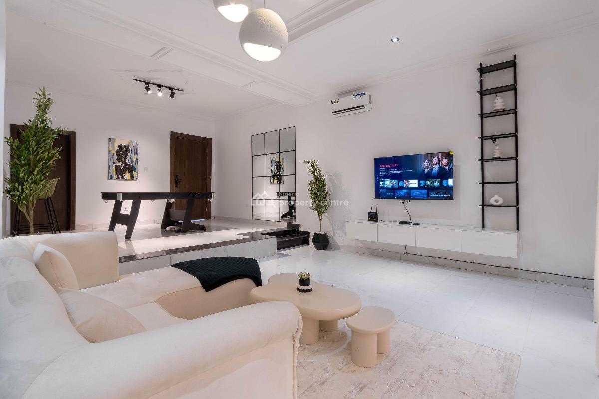 Aesthetics One Bedroom Apartment with Ps5 & Furnished Kitchen, Perfect for Photos, Lekki Phase 1, Lekki, Lagos, Flat / Apartment Short Let
