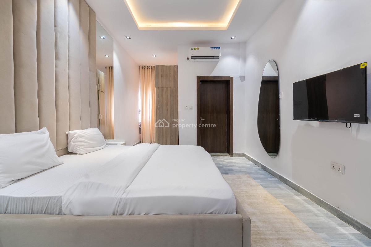 Aesthetics One Bedroom Apartment with Ps5 & Furnished Kitchen, Perfect for Photos, Lekki Phase 1, Lekki, Lagos, Flat / Apartment Short Let