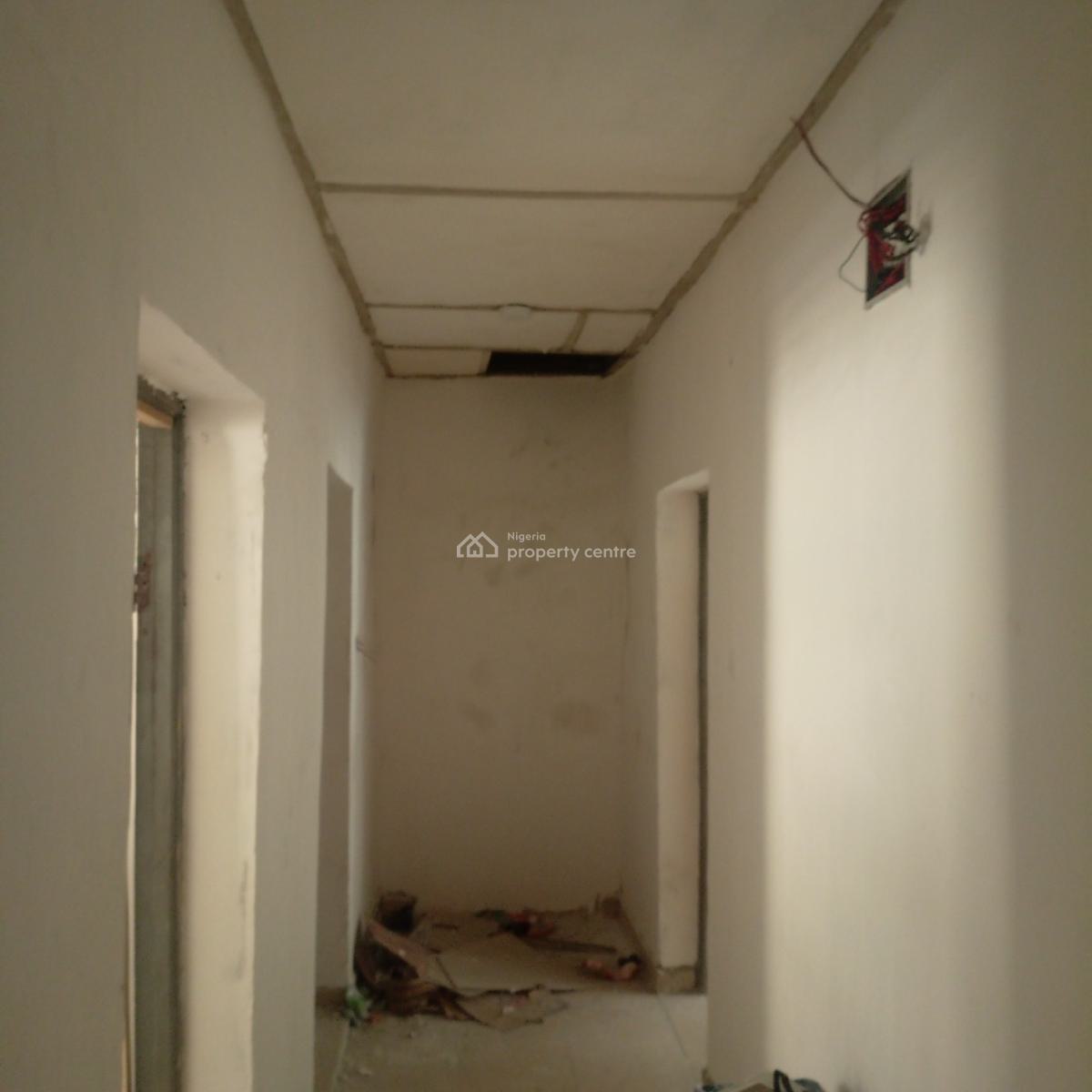 Newly Renovated 2 Bedroom Flat, Off Ishaga Road, Ojuelegba, Surulere, Lagos, Flat / Apartment for Rent