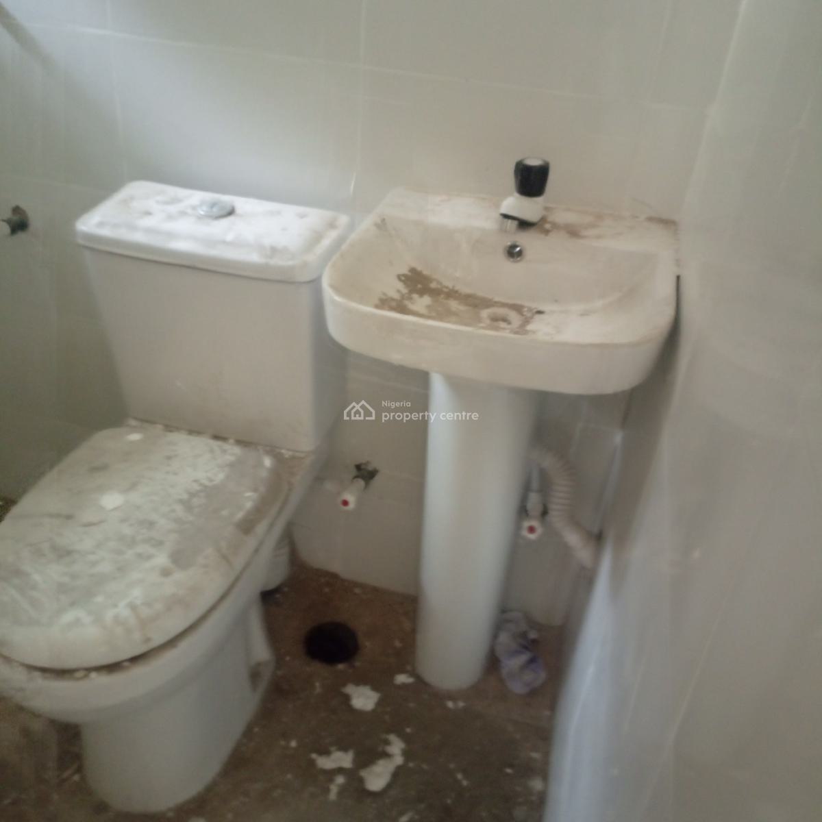 Newly Renovated 2 Bedroom Flat, Off Ishaga Road, Ojuelegba, Surulere, Lagos, Flat / Apartment for Rent