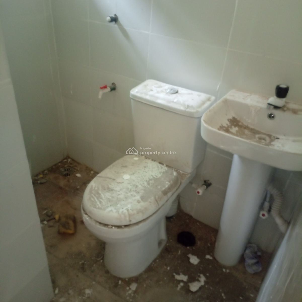 Newly Renovated 2 Bedroom Flat, Off Ishaga Road, Ojuelegba, Surulere, Lagos, Flat / Apartment for Rent