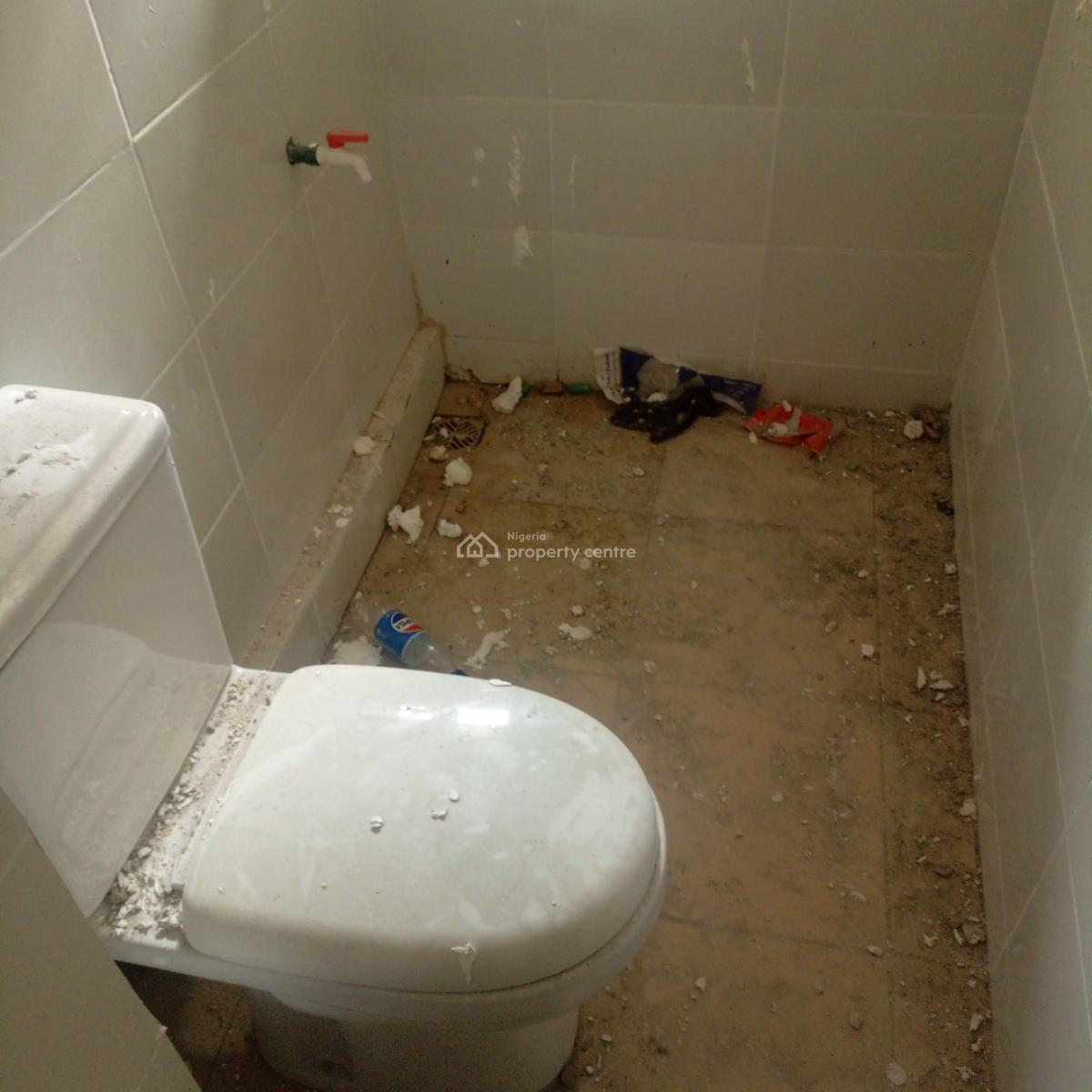 Newly Renovated 2 Bedroom Flat, Off Ishaga Road, Ojuelegba, Surulere, Lagos, Flat / Apartment for Rent