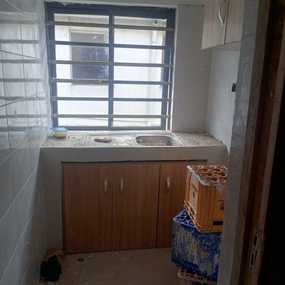 Newly Renovated 2 Bedroom Flat, Off Ishaga Road, Ojuelegba, Surulere, Lagos, Flat / Apartment for Rent
