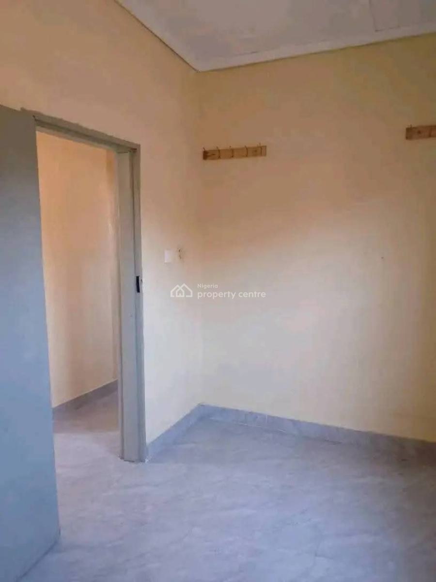 1 Bedroom Self Contain, Abule Ijesha, Yaba, Lagos, House for Rent