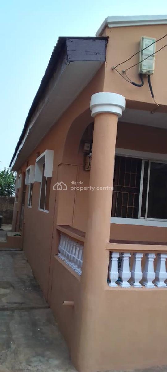 Luxury 3bedrooms Bungalow, with Bq, Oriokuta Street, Ikorodu, Ikorodu, Lagos, Detached Bungalow for Sale