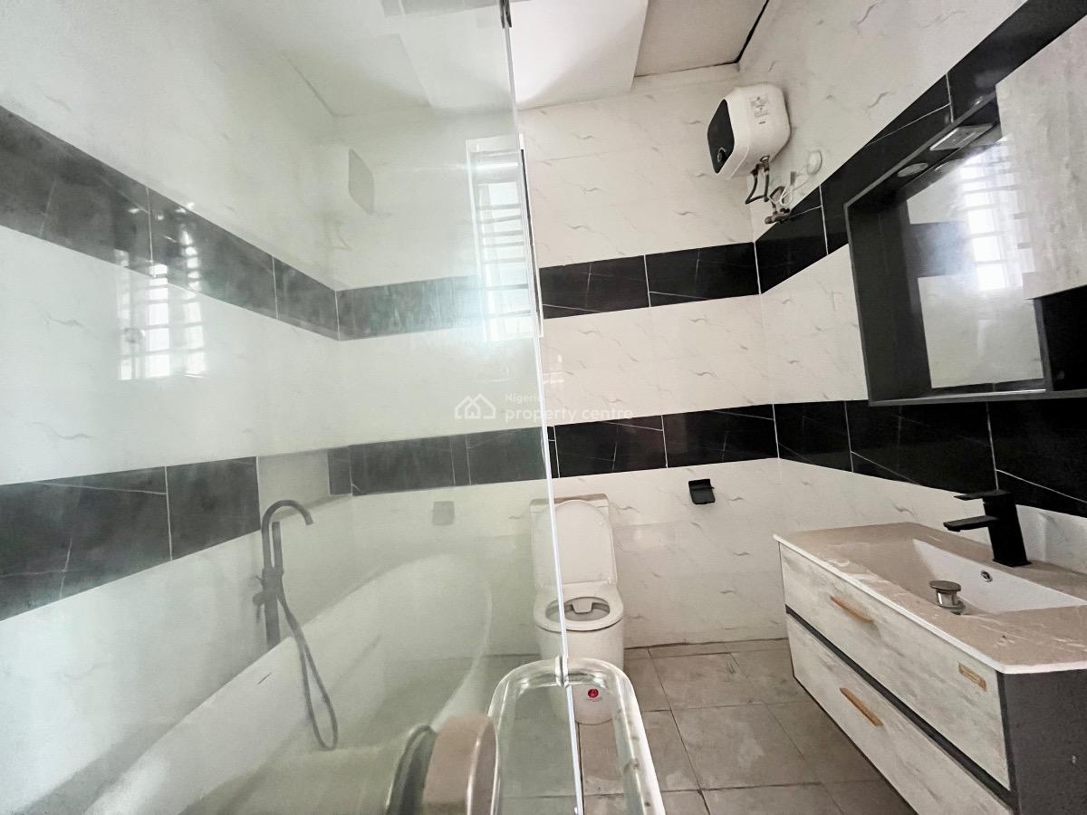 Spacious 4-bedroom Semi-detached Duplex with Bq, Chevron Drive, Lekki, Lagos, Semi-detached Duplex for Rent