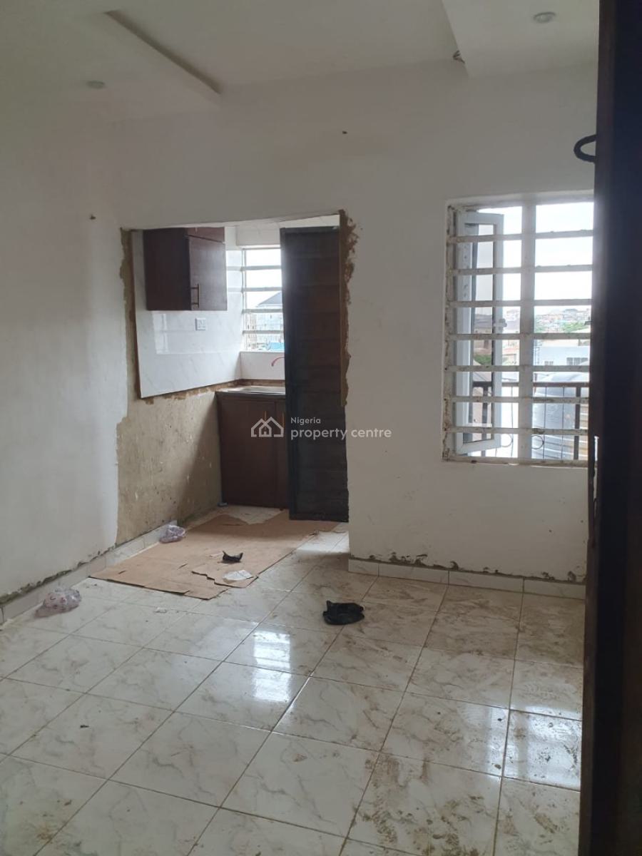 17-year Lease Opportunity -- Earn Over 42m, Gbagada Estate, Gbagada, Lagos, Mini Flat (room and Parlour) for Sale