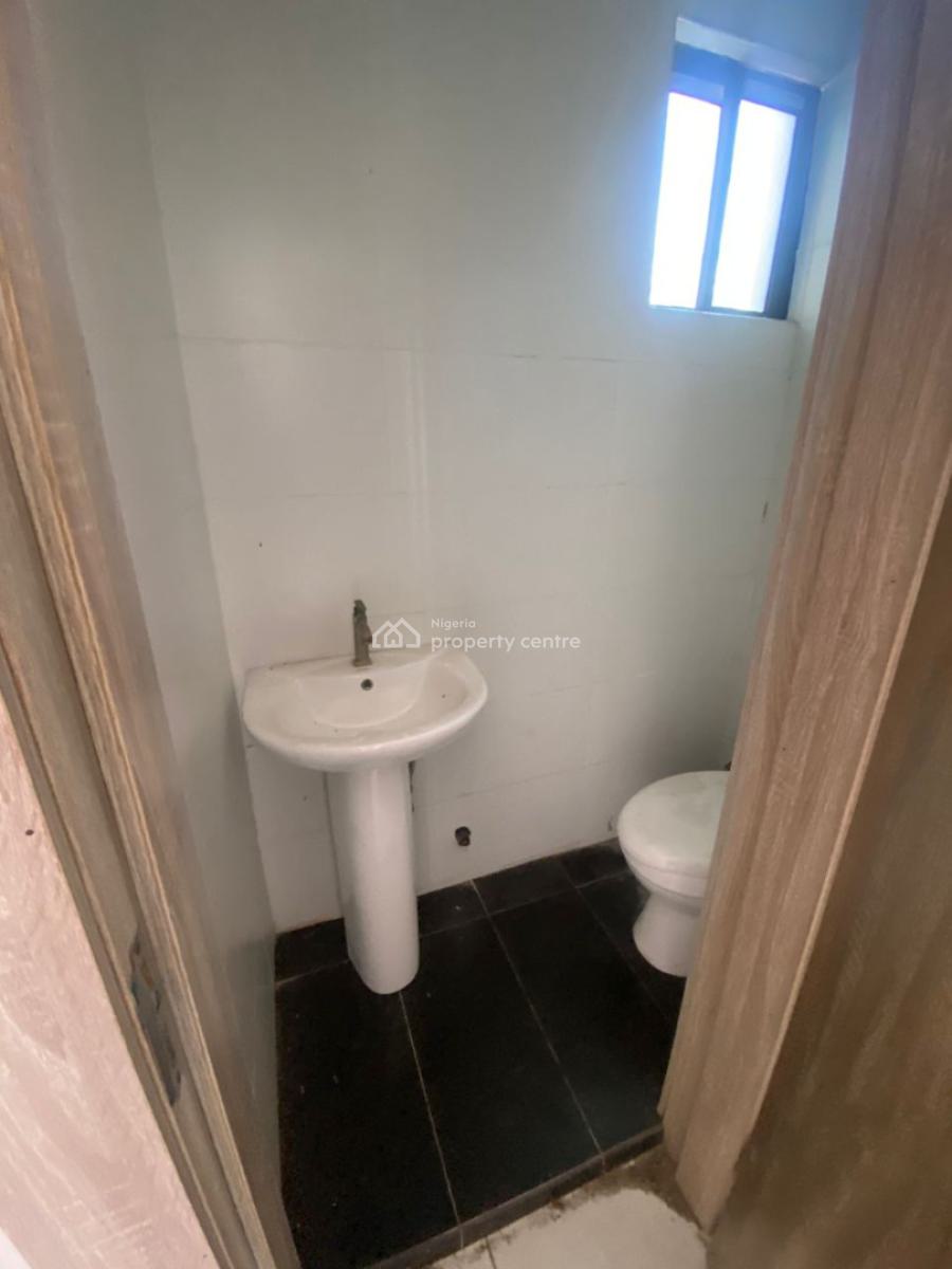 Neatly Used 2 Bedroom Apartment, Agungi, Lekki, Lagos, Flat / Apartment for Rent