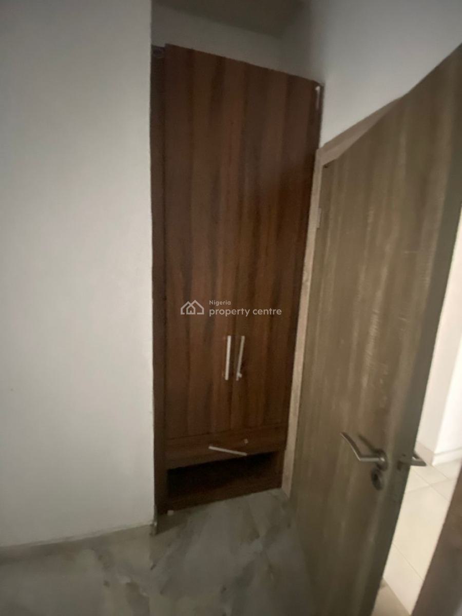 Neatly Used 2 Bedroom Apartment, Agungi, Lekki, Lagos, Flat / Apartment for Rent