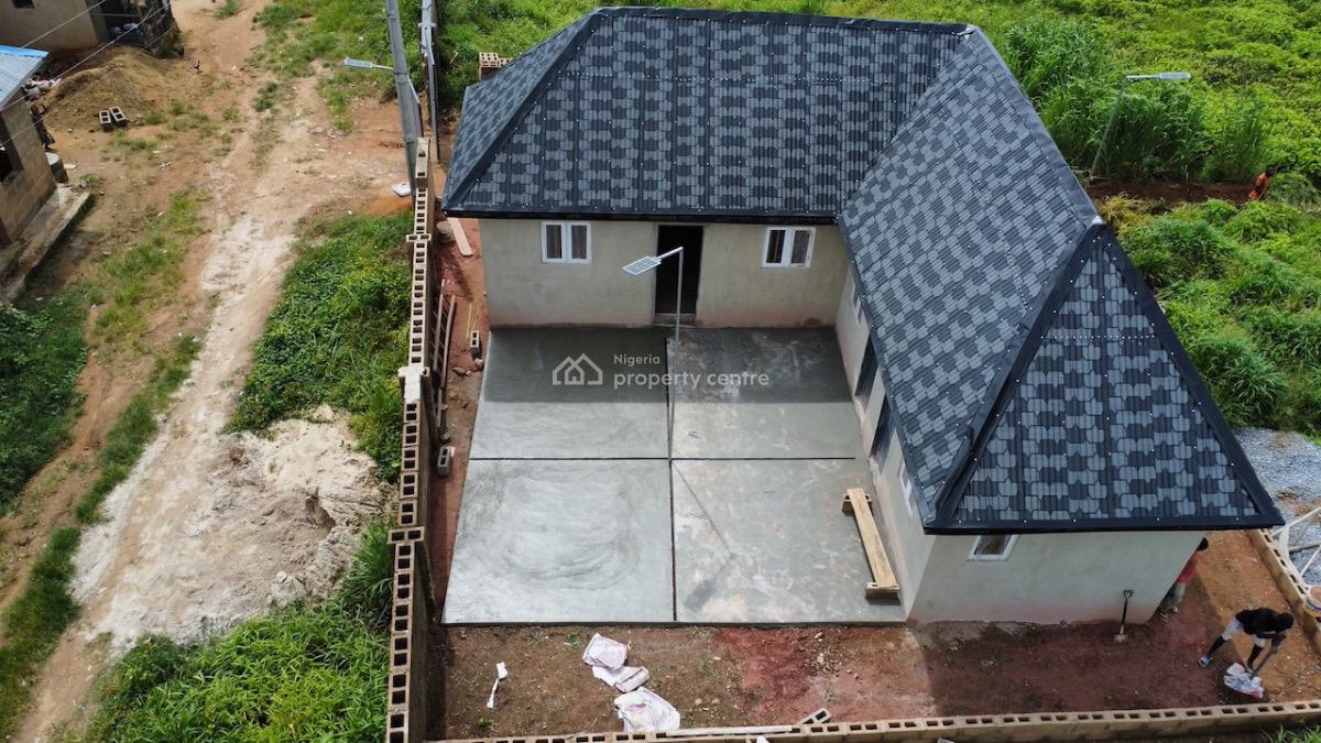 Elebu/ibadan -- Shops with Land -- N20m, New Vista Estate / Elebu, Challenge, Ibadan, Oyo, Mixed-use Land for Sale
