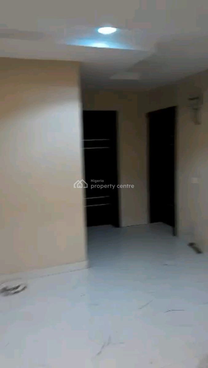 a Relatively New and Standard 2bedroom Apartment, Groundfloor, Lawanson, Surulere, Lagos, Flat / Apartment for Rent